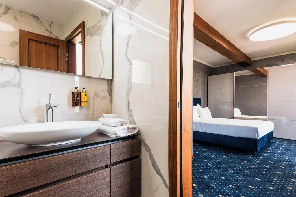 Room, Armerun Heritage Hotel & Residences, Split