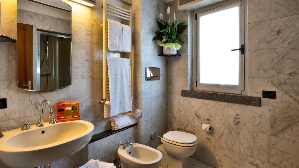 TRIPLE STANDARD Room, Sunflower Hotel Milano, Milan