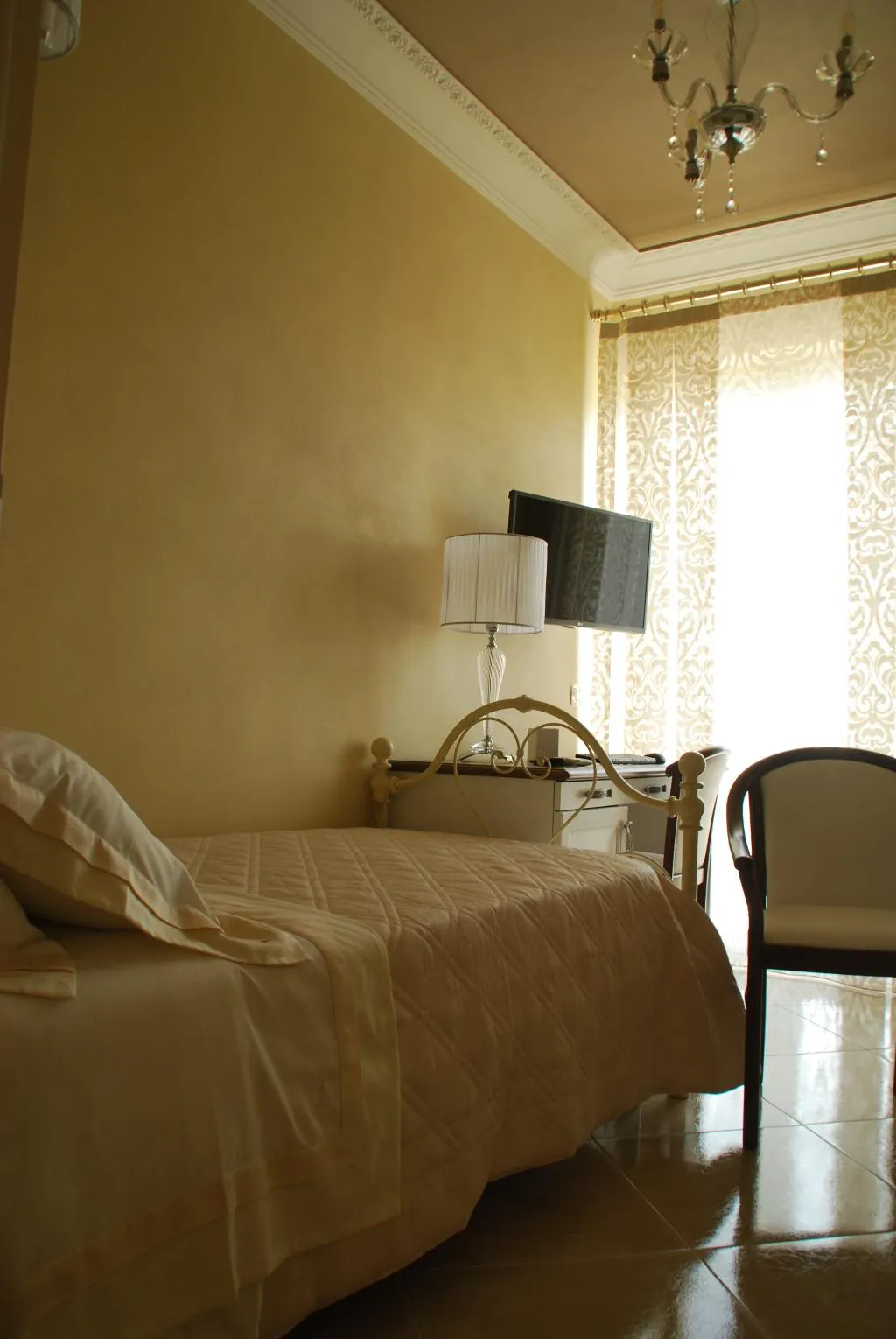 SINGLE DELUXE Room, Daphnae House, Catania