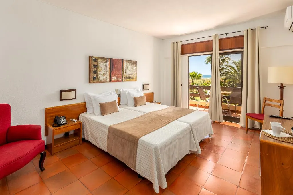 Double or Twin STANDARD Room, Praia da Lota Resort, Algarve