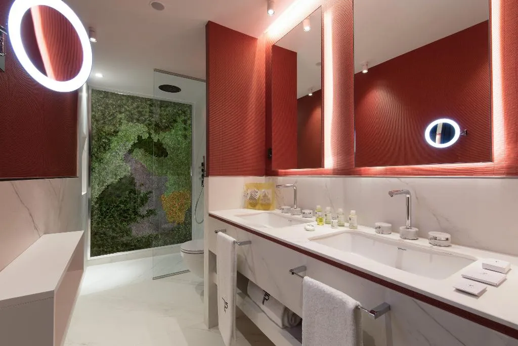 DOUBLE SUPERIOR Room, The Pavilions Madrid, Madrid