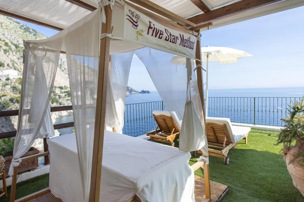 Sports and Entertainment, Hotel Onda Verde, Naples