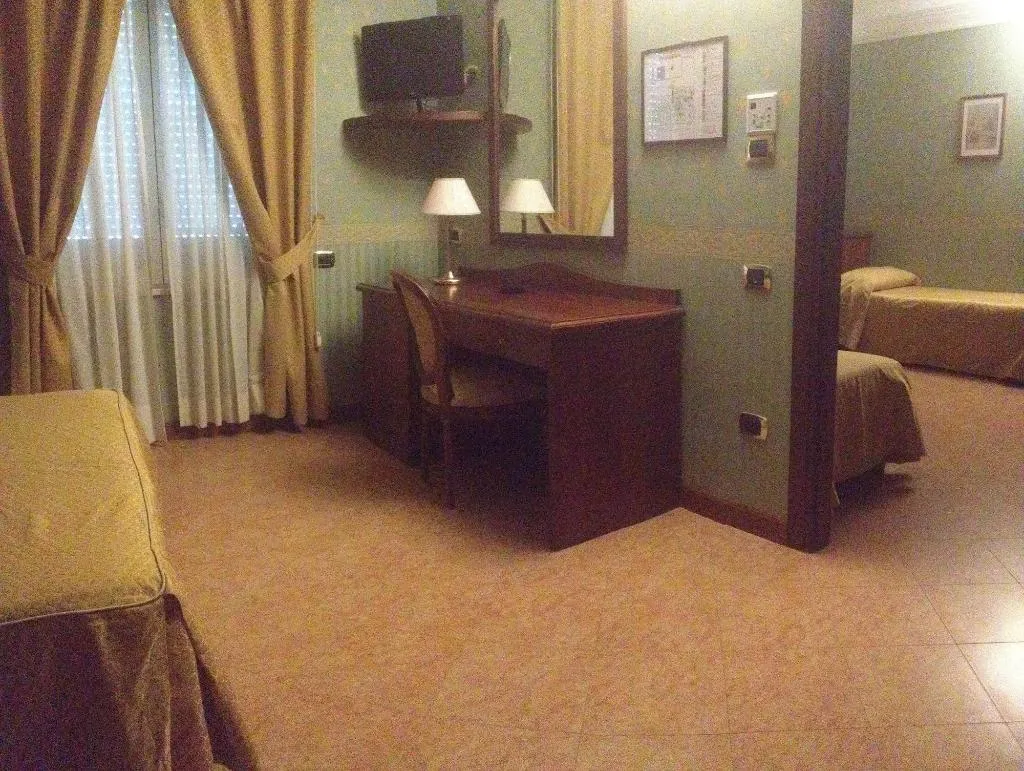 Room, Hotel Al Boschetto, Naples