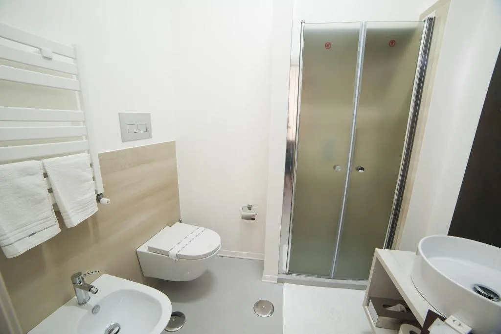 JUNIOR SUITE QUEEN SIZE BED Room, Dada Suite, Naples