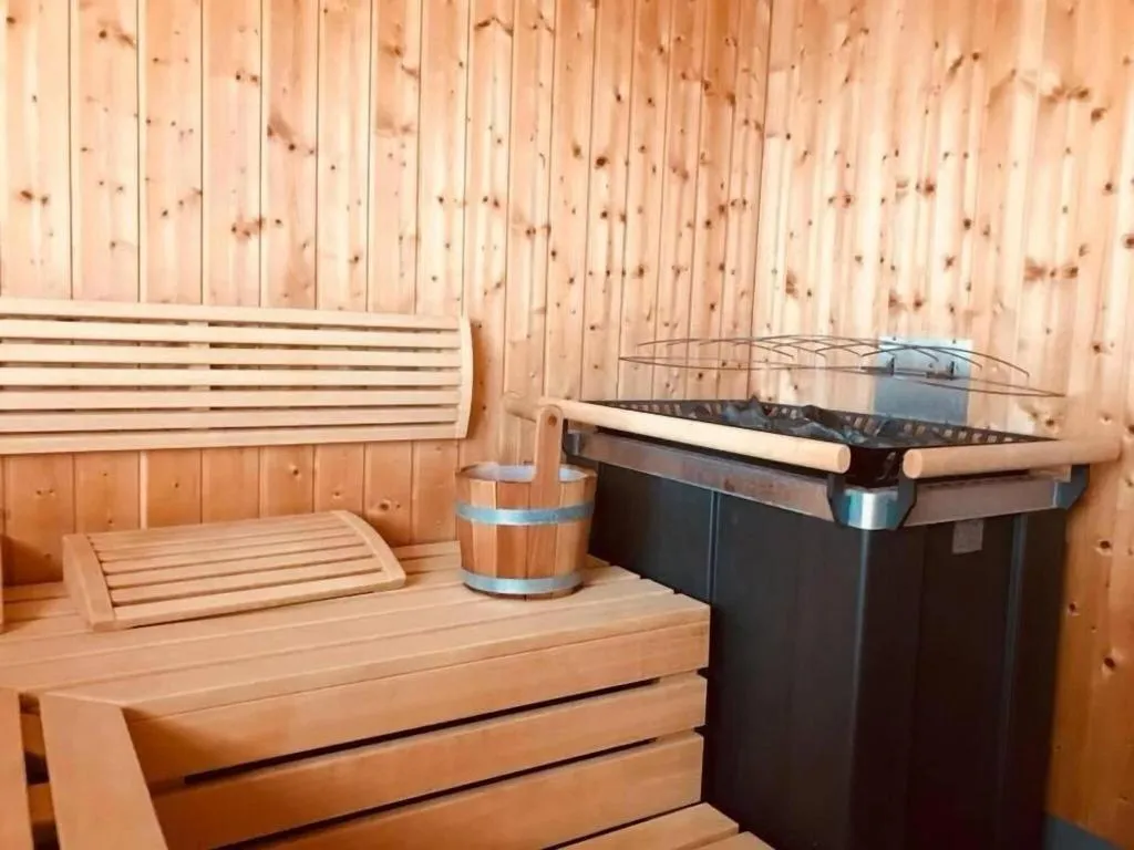 Sports and Entertainment, Alpen Hotel Eghel, Venice