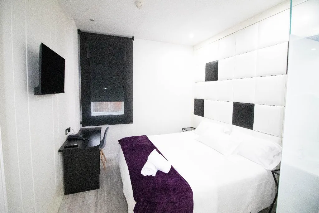 DOUBLE STANDARD Room, Avenida de España, Madrid