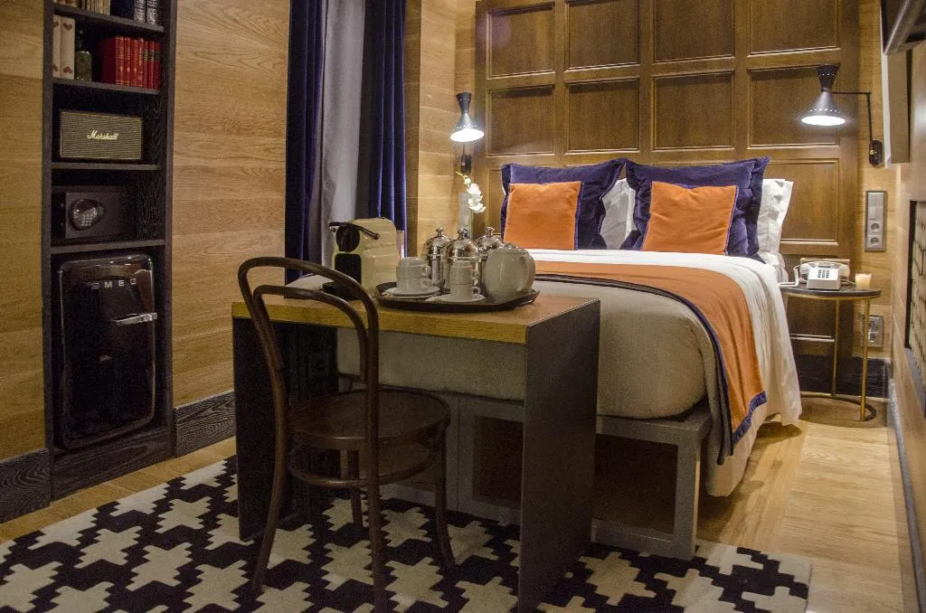 DOUBLE INNER Room, Browns Central Hotel, Lisbon