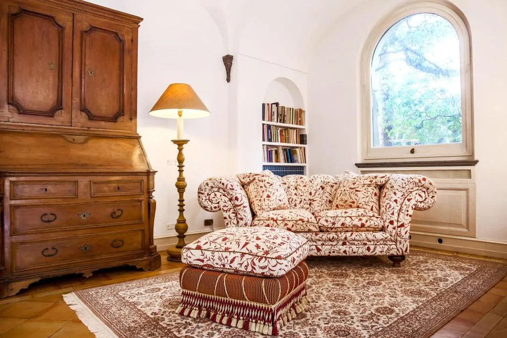 Room, Villa Gallone, Naples
