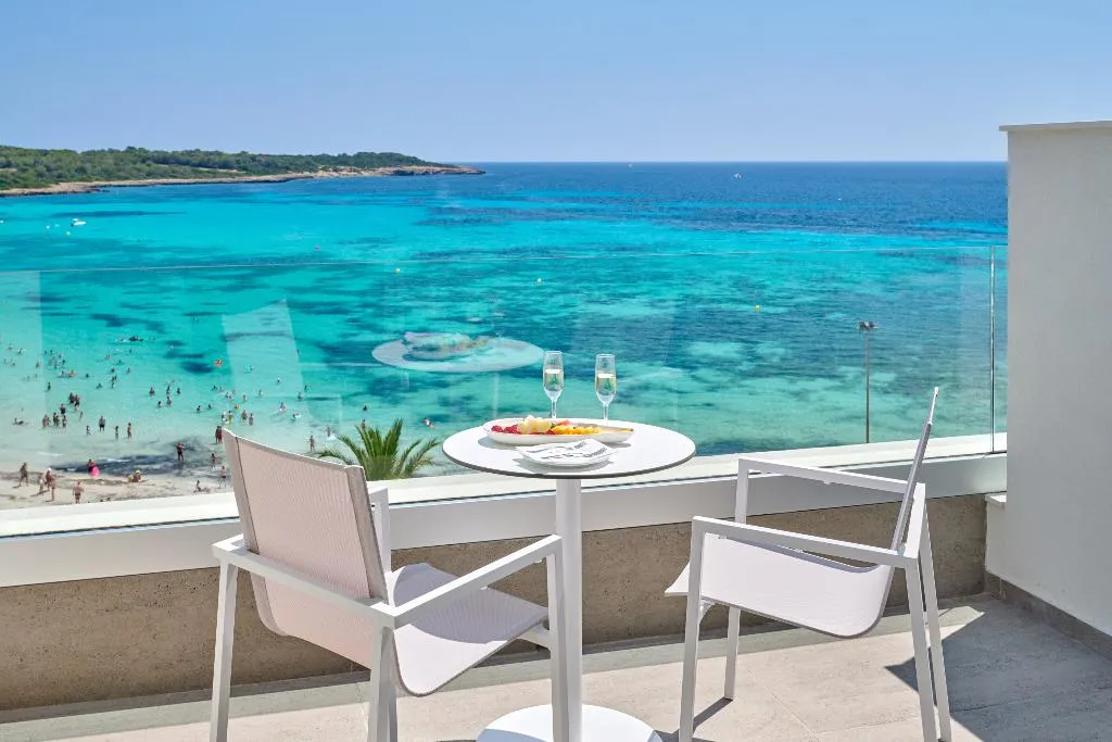 Double or Twin SUPERIOR Room, Hipotels Mediterraneo - adults only, Majorca