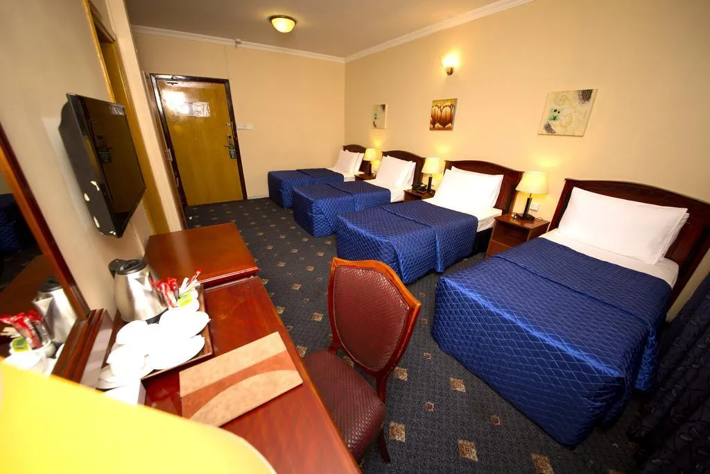 FAMILY ROOM CAPACITY 4 Room, Mount Royal Hotel, Dubai