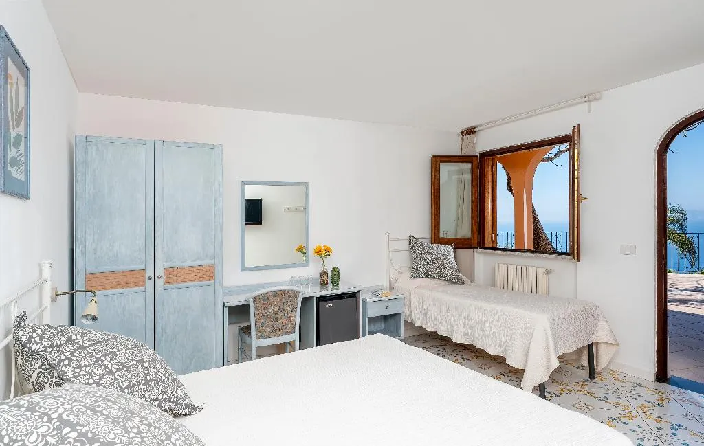 TRIPLE SEA VIEW Room, Hotel Il Girasole, Naples