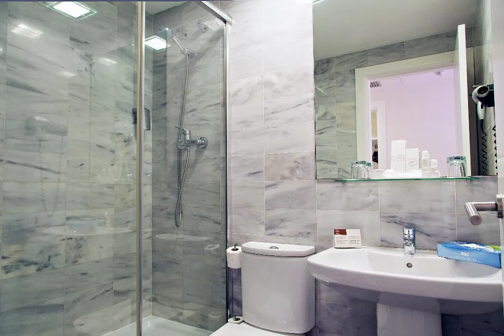 DOUBLE ECONOMY Room, Bcn Urbaness Hotels Del COMTE, Barcelona