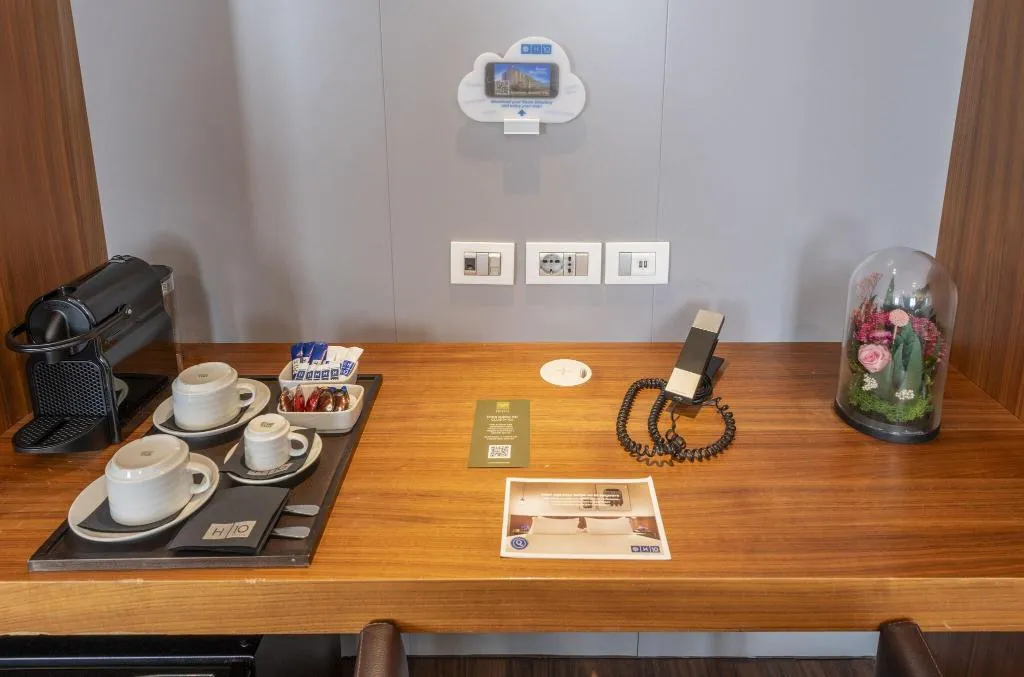 SUITE KING SIZE BED Room, H10 Roma Citta, Rome