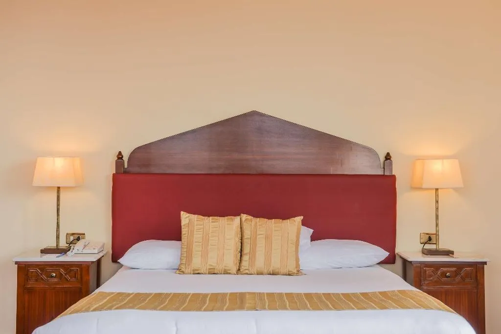 Room, Golden Tulip Flamenco Cairo, Cairo