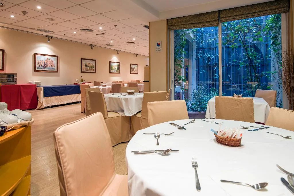 Restaurant, Infanta Mercedes, Madrid