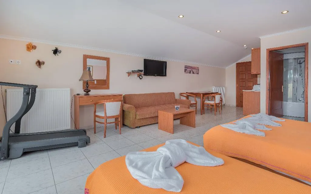 JUNIOR SUITE CAPACITY 4 Room, Oscar Villa & Studios, Zante