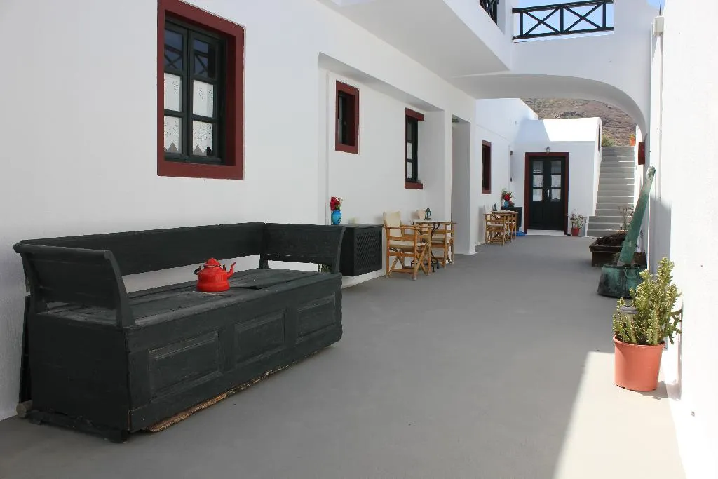 General view, Vrachia Studios & Apartments, Santorini
