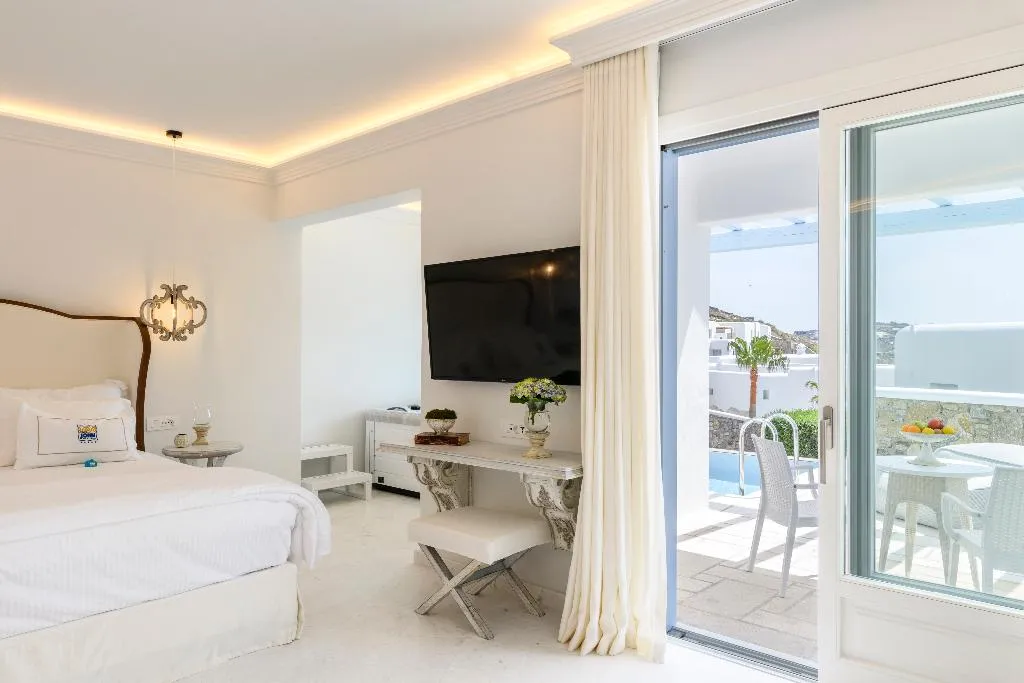 JUNIOR SUITE WITH PRIVATE POOL Room, Saint John Hotel Villas & Spa, Mykonos