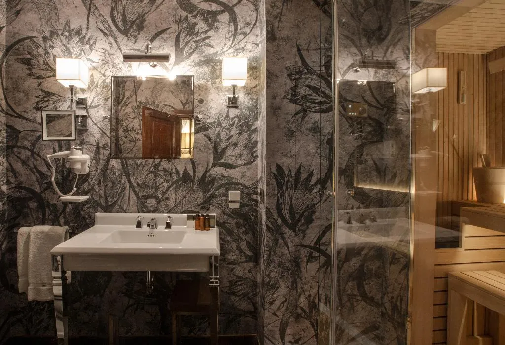 DOUBLE DELUXE PREMIUM Room, Grand Hotel Baglioni, Florence