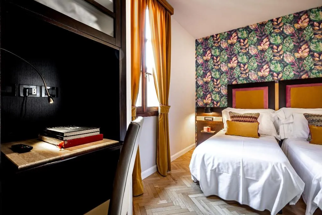 DOUBLE BASIC Room, Duomo Firenze, Florence