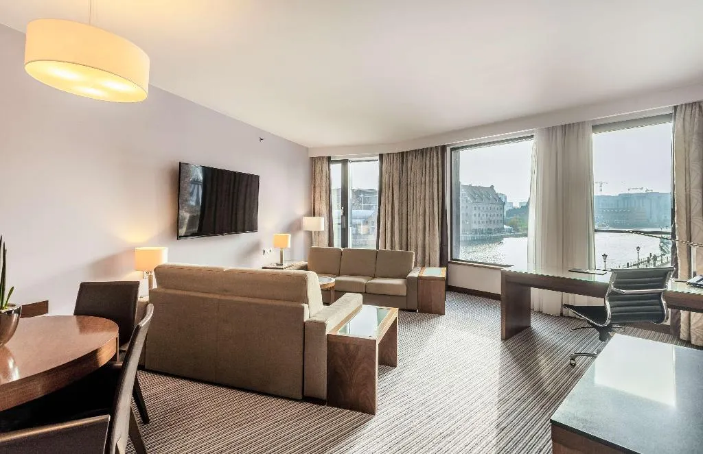 SUITE KING SIZE BED Room, Hilton Gdansk, Gdansk