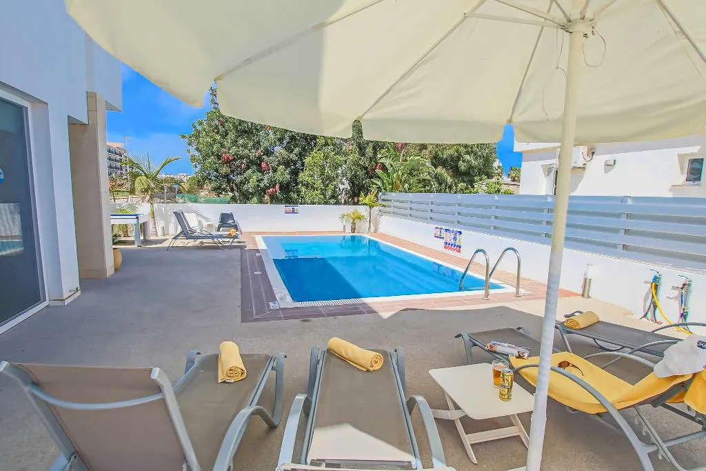 VILLA THREE BEDROOMS WITH PRIVATE POOL Room, Flouressia Gardens, Cyprus