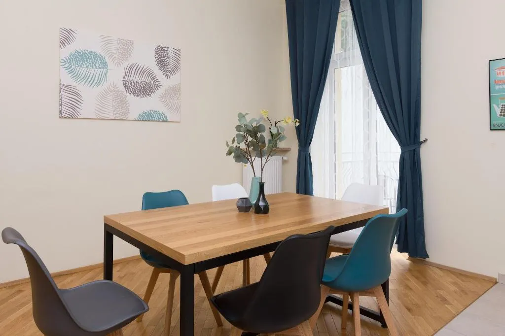 Room, 1898 Parkside Boutique Residence, Krakow