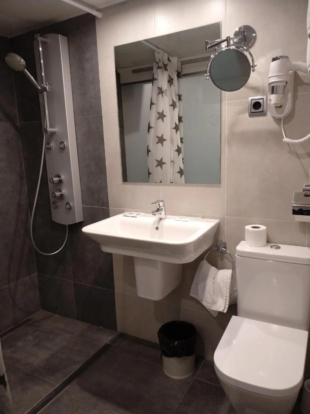 Room, Pensión Miami, Barcelona