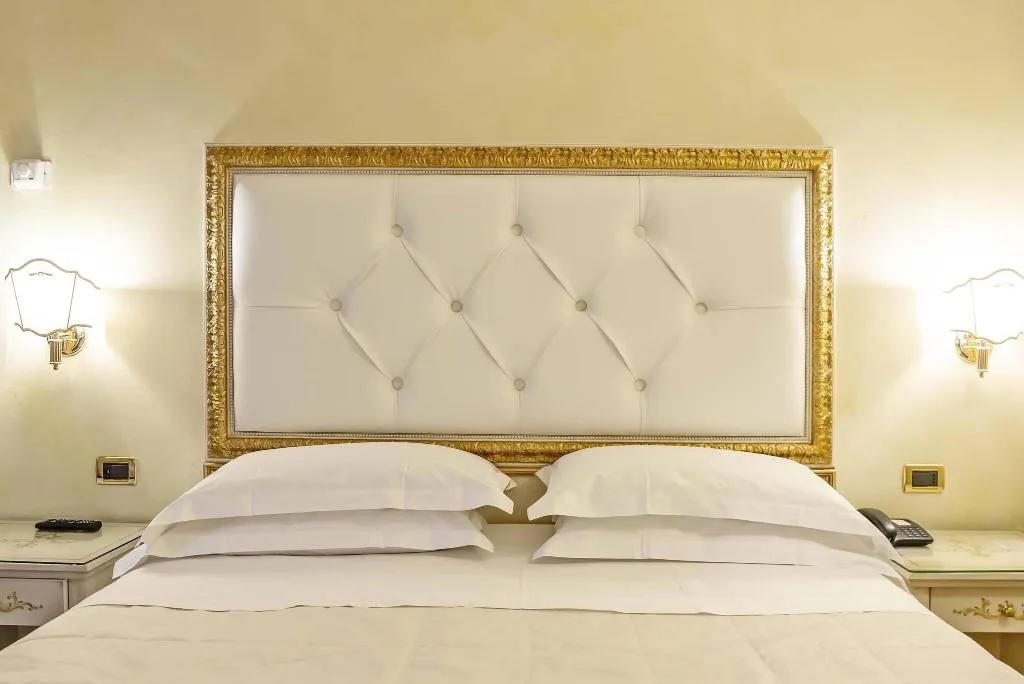 DOUBLE STANDARD Room, Alba Palace, Florence
