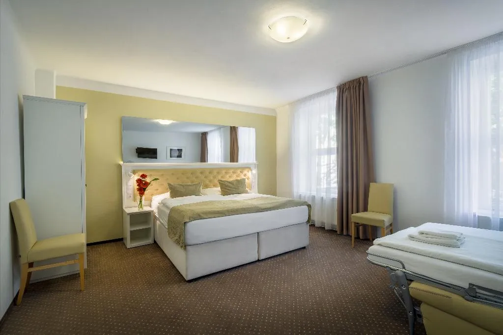 QUADRUPLE STANDARD Room, Taurus, Prague
