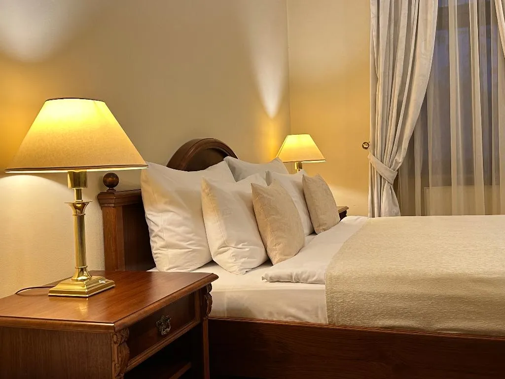 TRIPLE STANDARD Room, Fleur De Lis Hotel, Prague