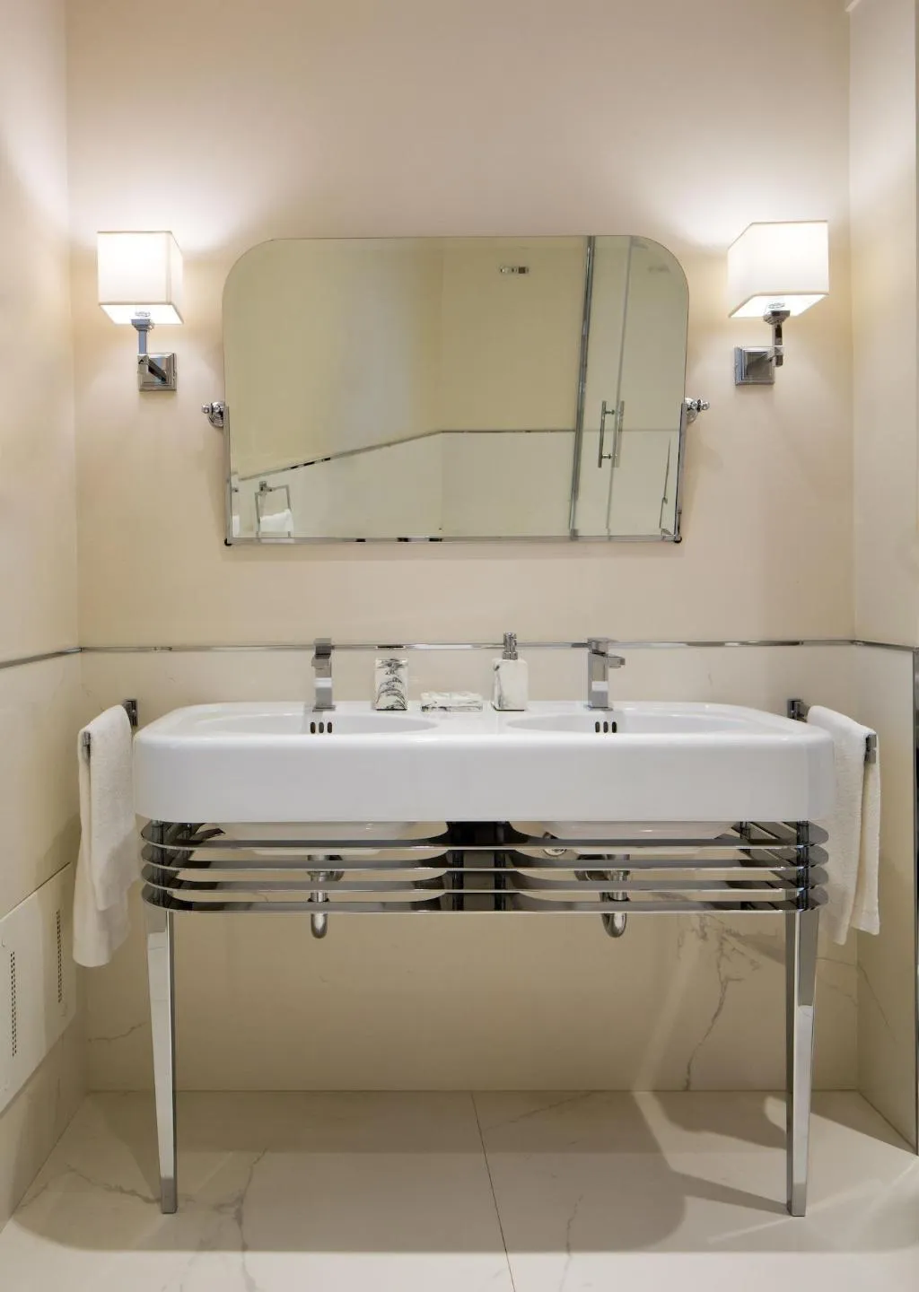 Room, Luxury Suite Milano Duomo, Milan