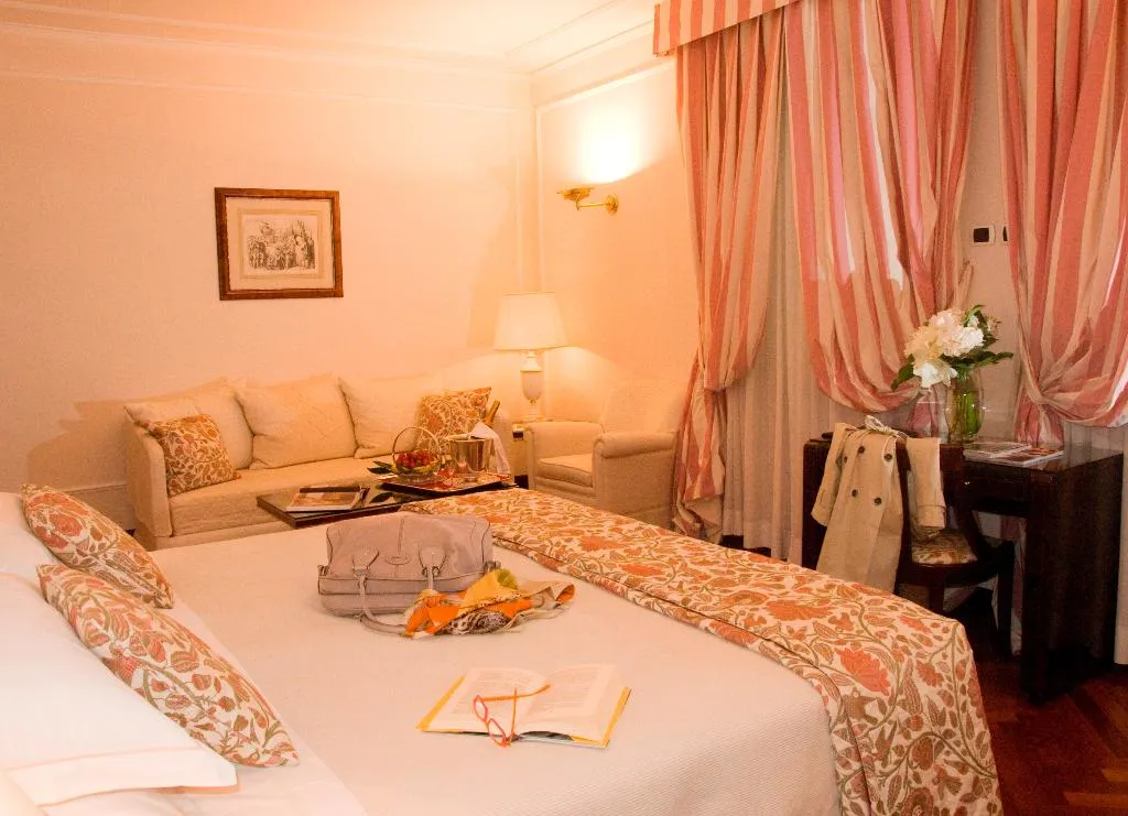 JUNIOR SUITE CAPACITY 1 Room, De la Ville, Florence