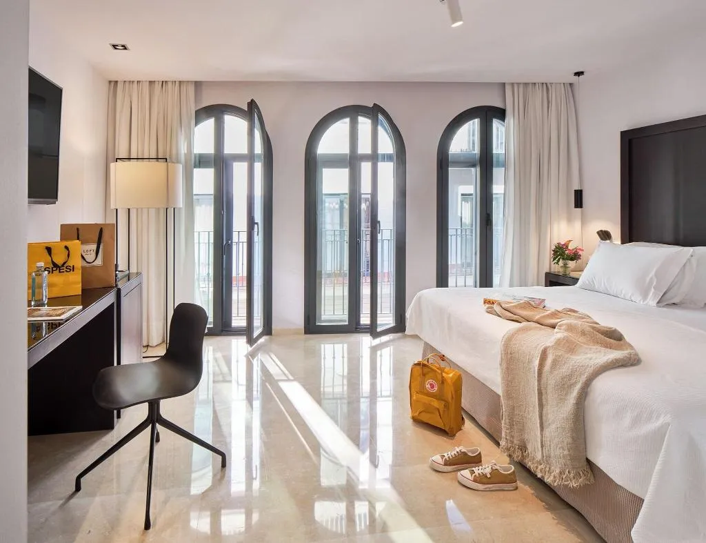 JUNIOR SUITE QUEEN SIZE BED Room, Rey Alfonso X, Seville