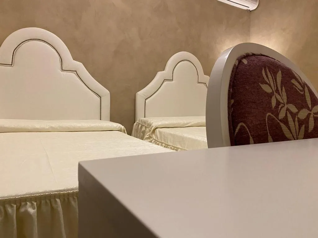 Room, Boutique Hotel Calais Milano, Milan