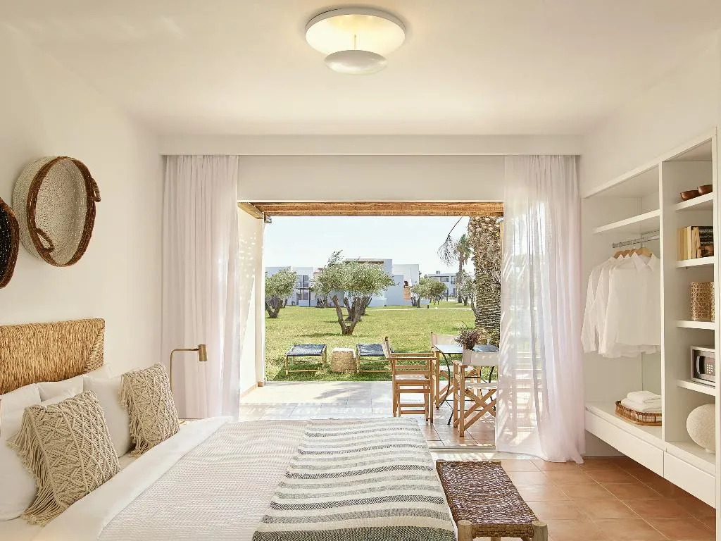 FAMILY ROOM STANDARD Room, Grecotel Casa Marron, Athens