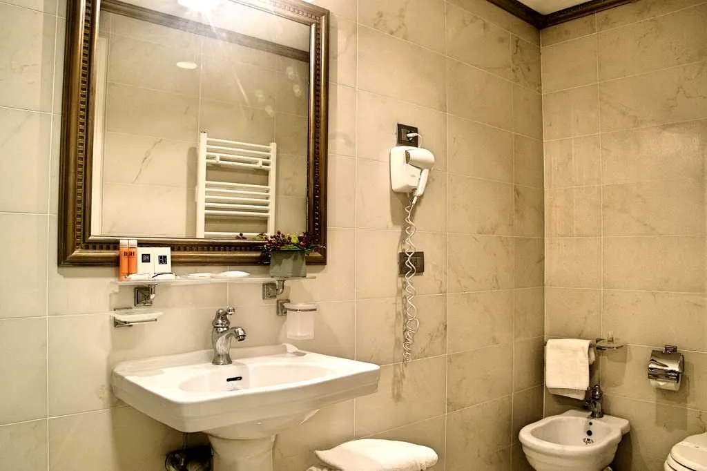Room, Puccini Hotel Milan, Tapestry Collection by Hilton, Milan