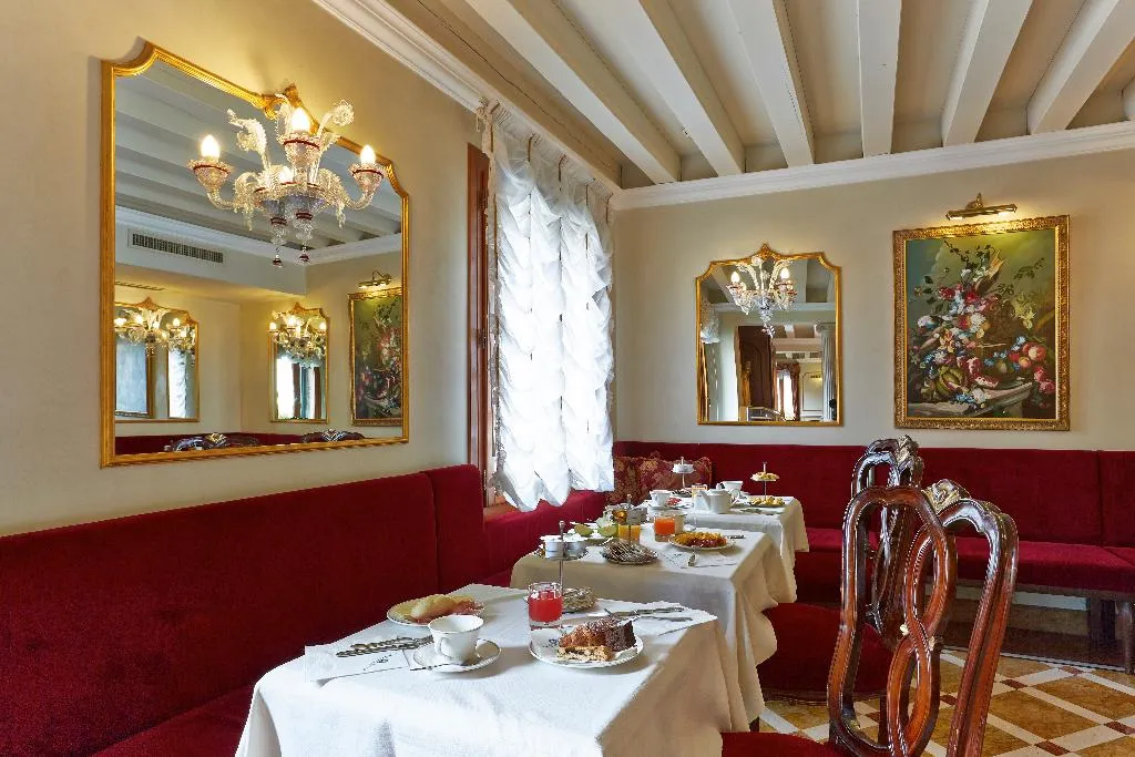 Restaurant, Canal Grande, Venice