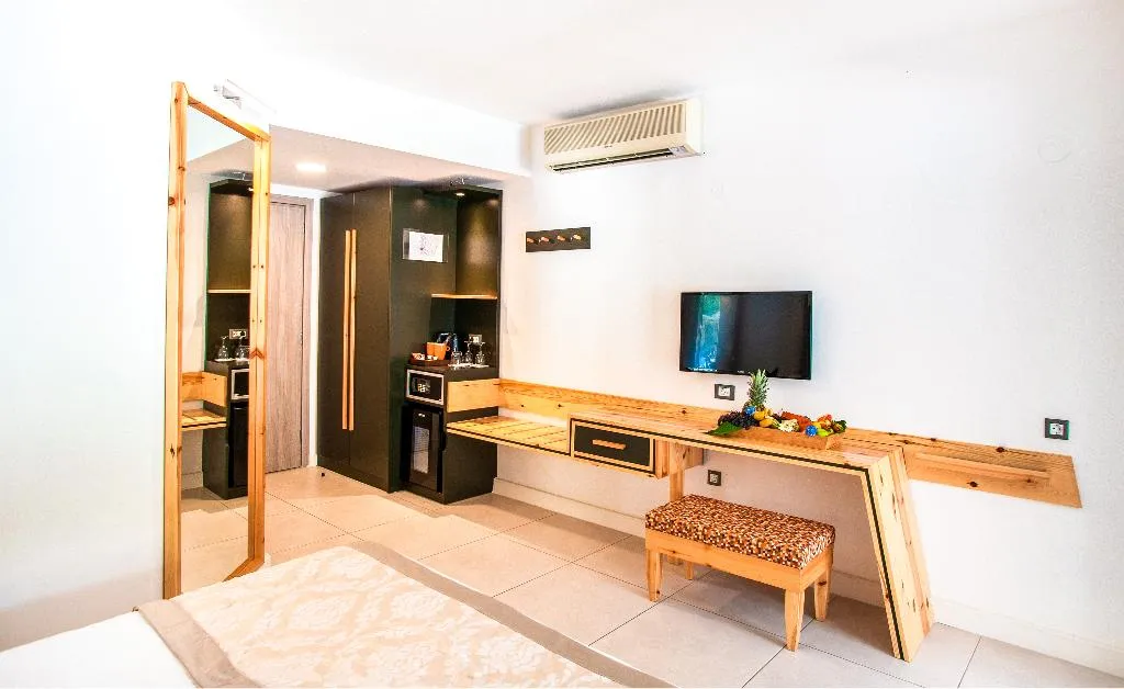SUITE POOL VIEW Room, Acrotel Athena Pallas & Residence, Halkidiki