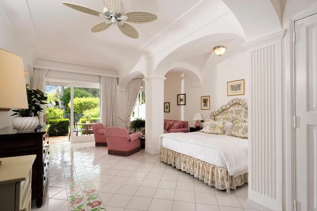 JUNIOR SUITE GARDEN VIEW KING BED Room, Villa Brunella, Naples