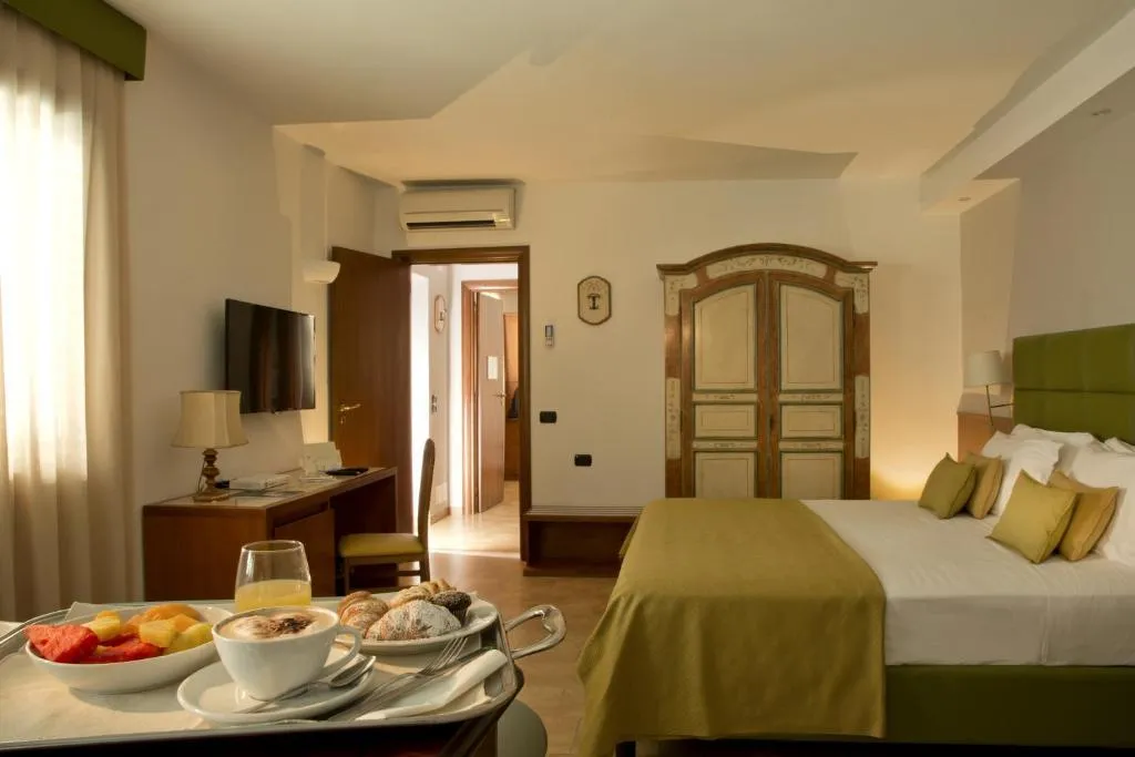 SUITE TWO BEDROOMS ONE BATHROOM Room, Montespina Park Hotel, Naples
