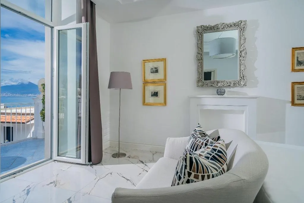 SUITE KING SIZE BED Room, Palazzo Murrano, Naples