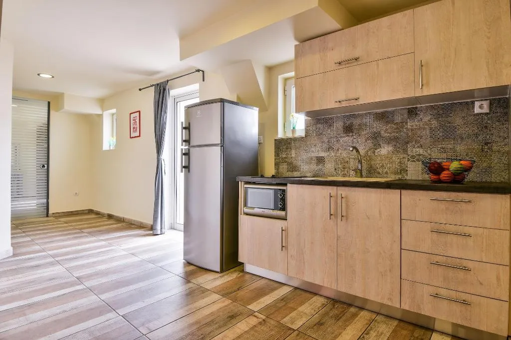 Room, Athens Way Lofts, Athens