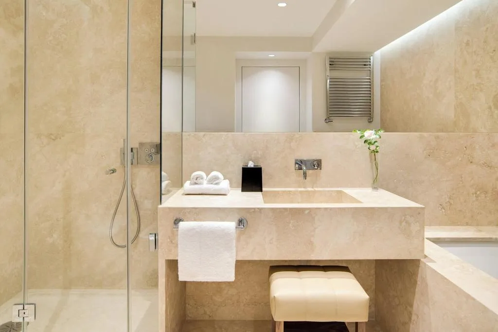 SUITE KING BED ONE BEDROOM  Room, Sheraton Lake Como, Milan