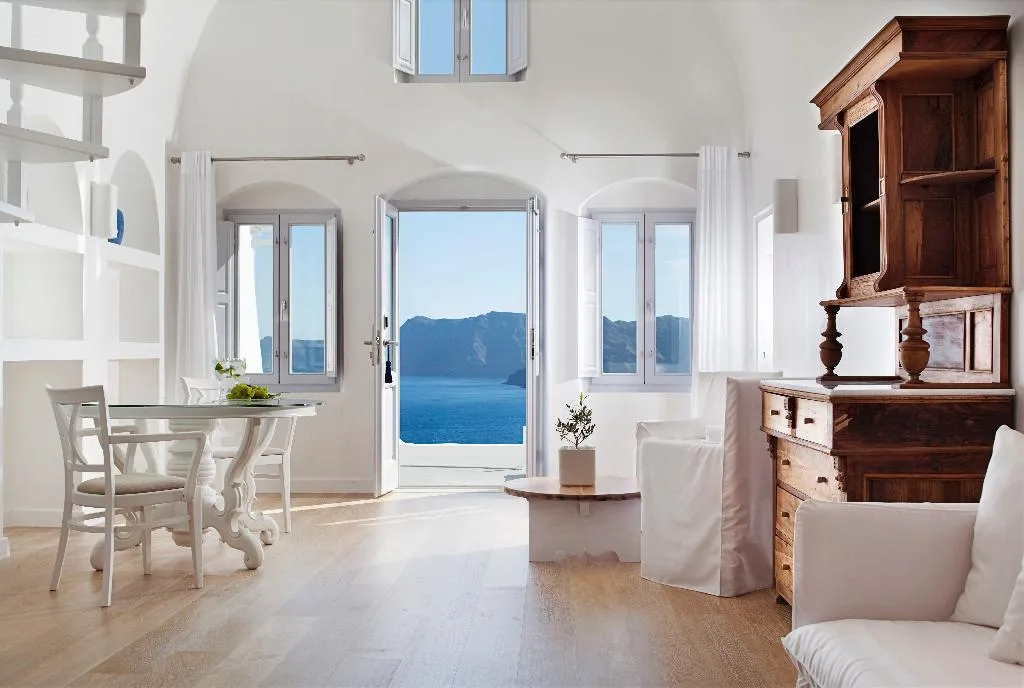SUITE WITH JACUZZI Room, Katikies Santorini -Pelagos House, Santorini