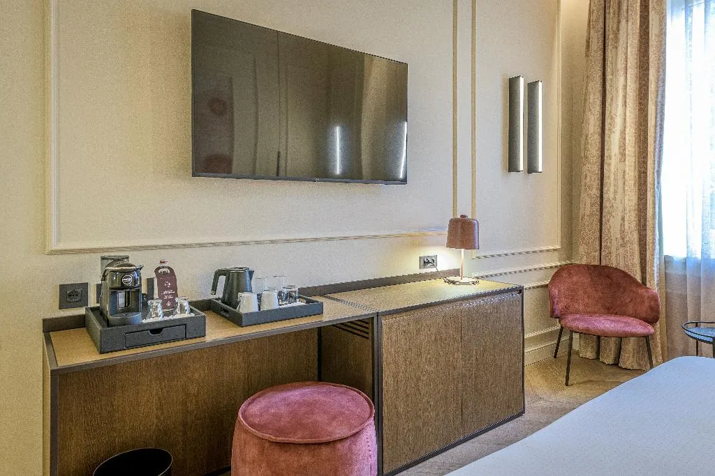 DOUBLE DELUXE GARDEN VIEW Room, Palazzo Montebello, Florence