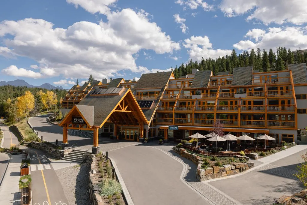 General view, Hotel Canoe and Suites, Calgary, Alberta
