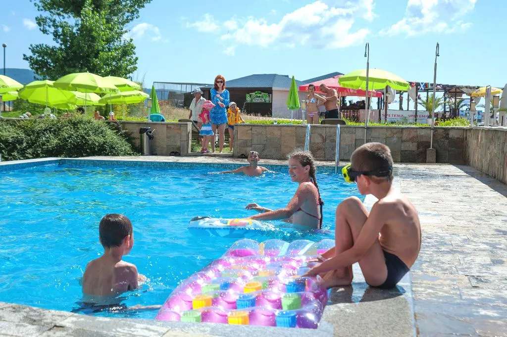 Pool, Viand, Bourgas