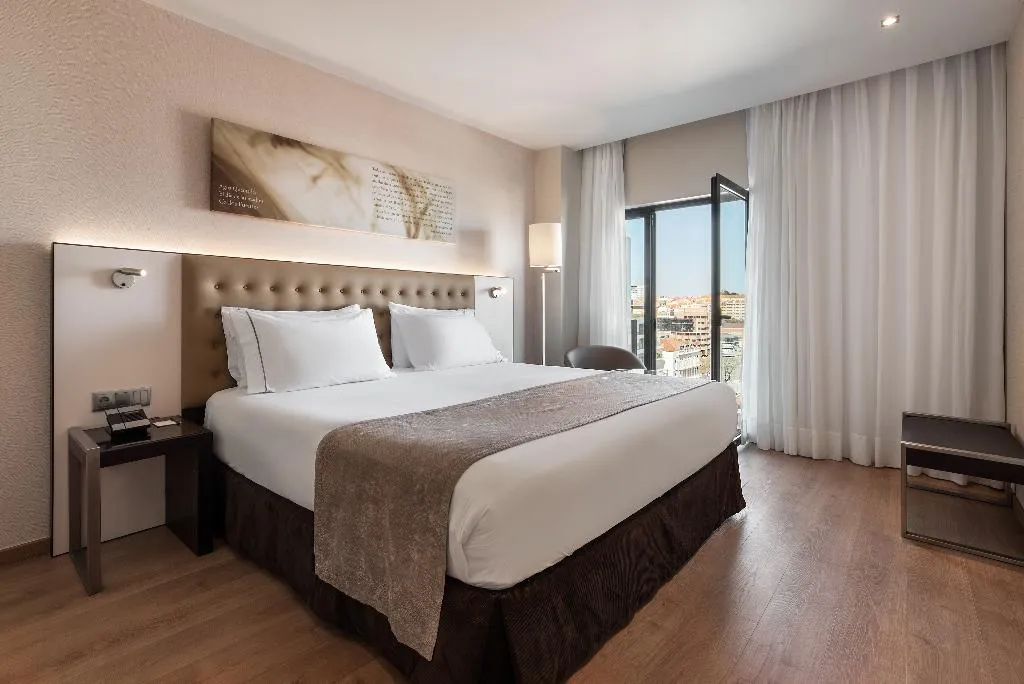 JUNIOR SUITE STANDARD Room, Eurostars das Letras, Lisbon