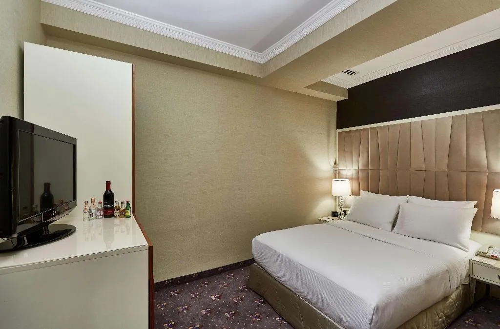 Room, DoubleTree By Hilton Izmir Alsancak, Izmir